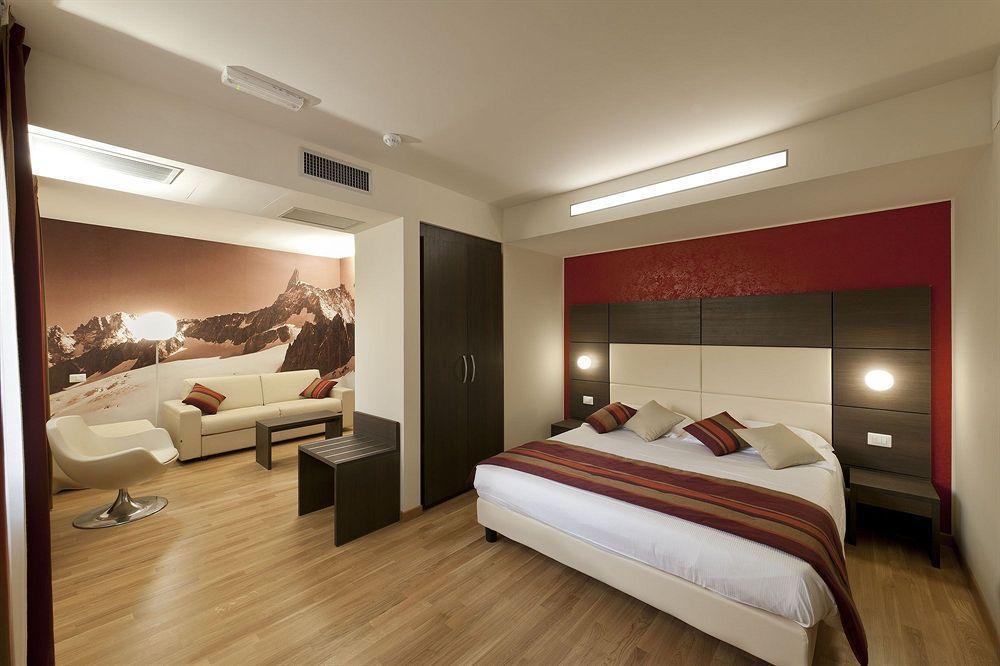 HB Aosta Hotel Luaran gambar