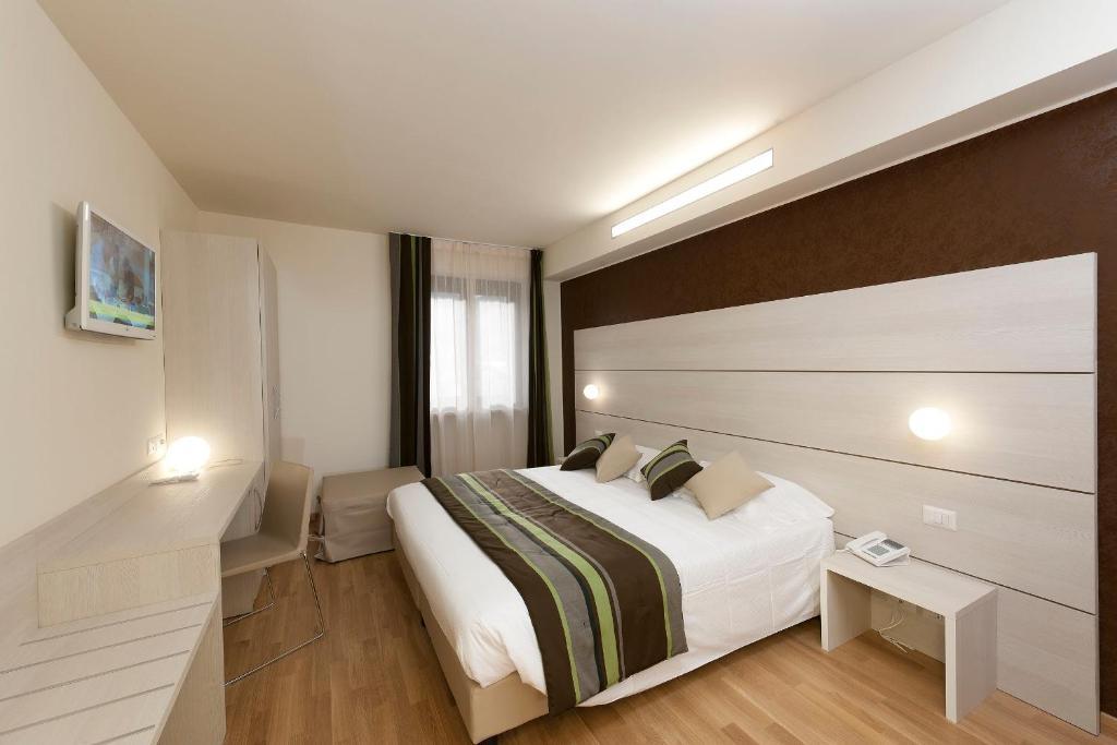 HB Aosta Hotel Luaran gambar