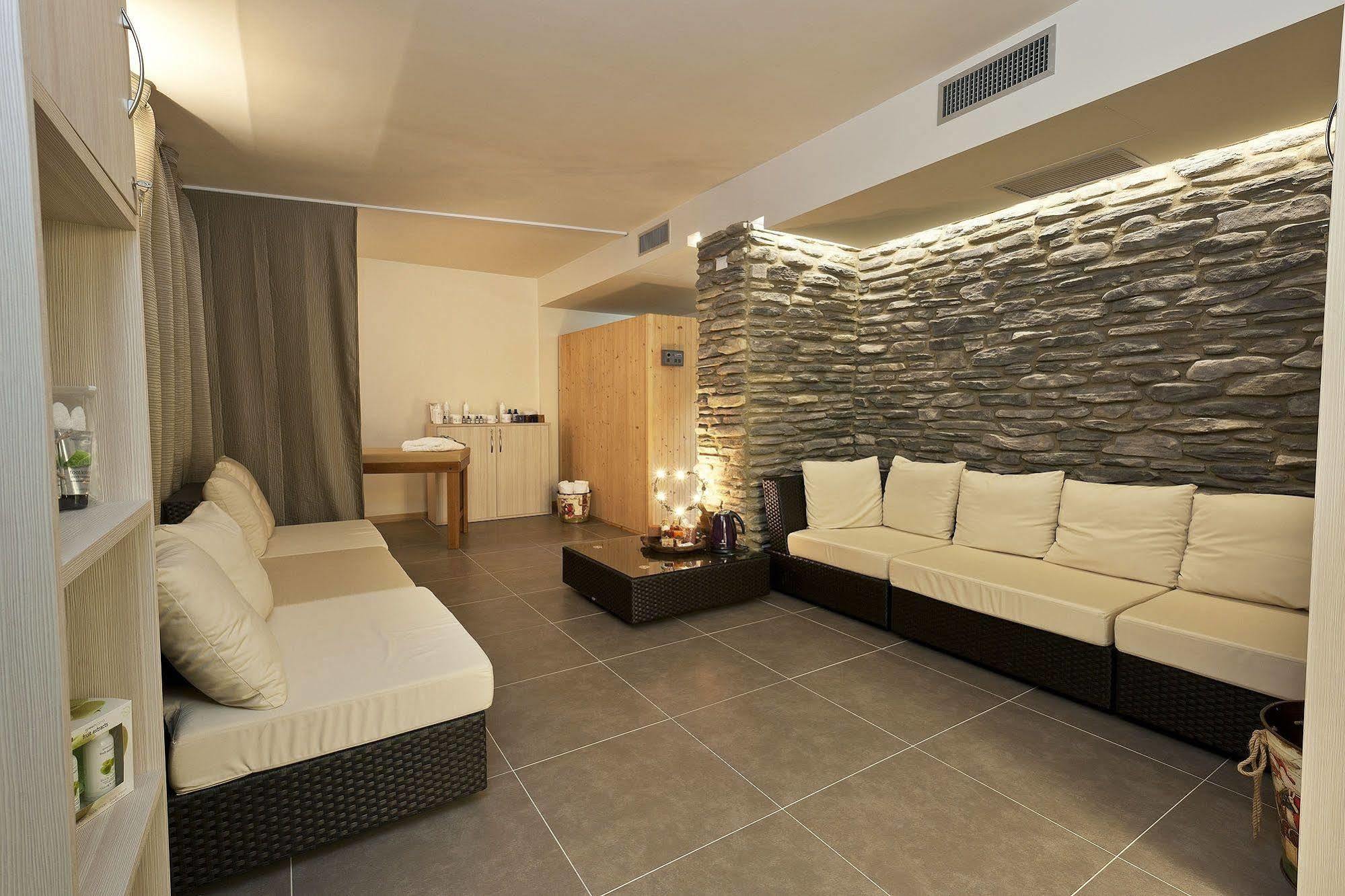 HB Aosta Hotel Luaran gambar